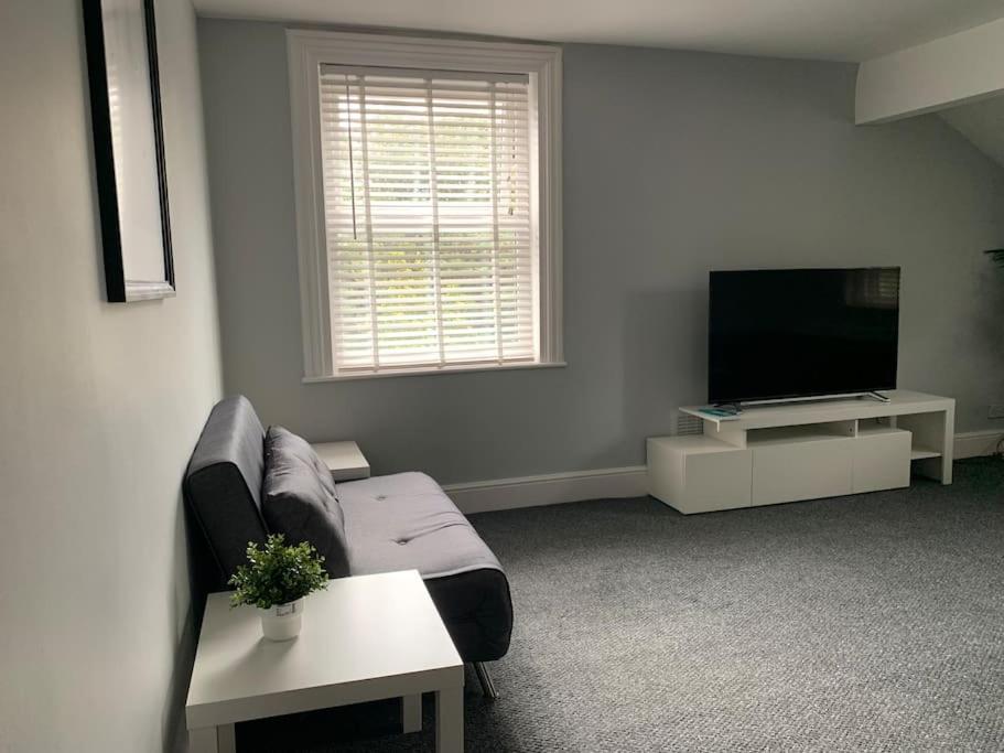 Fantastic Large 2 X Bedroom Flat, Free Parking Sale Extérieur photo